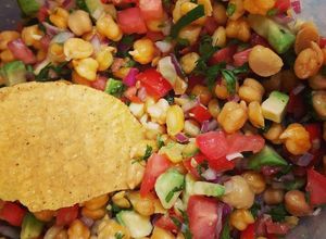 Una foto de Ensalada de garbanzos