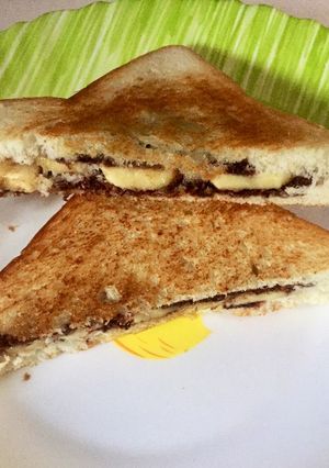 A picture of Banana sandwich.