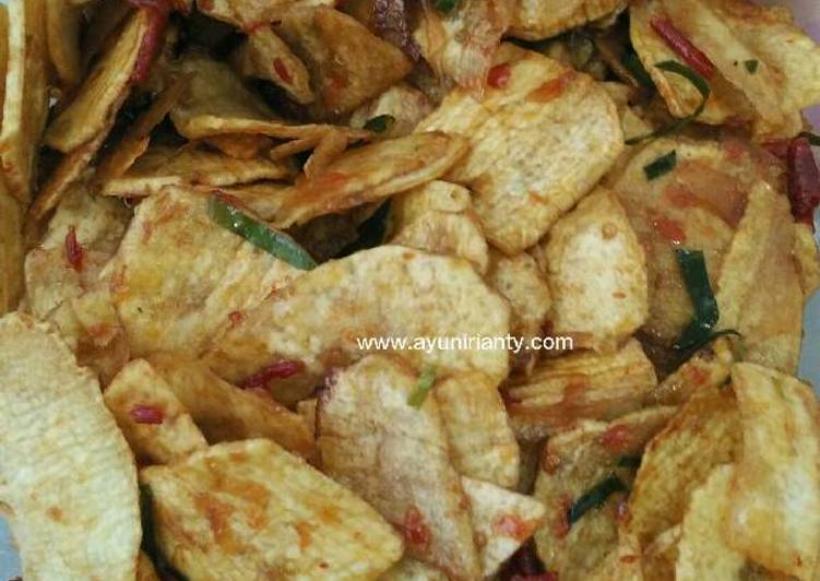 Bagaimana Menyiapkan Keripik Keladi Pedas Manis, Lezat