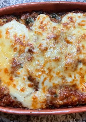 Une photo de 🍝Lasagnes épinards viande 🥩 hachée 🌶️🥕🍅