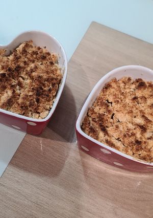 Une photo de Crumble aux pommes, noisette et miel