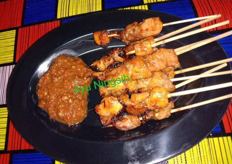 Sate ayam wak yu