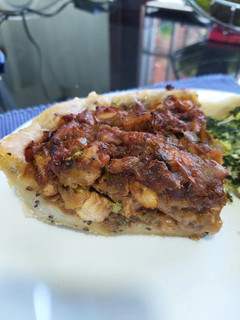 Una foto de Tarta de pollo y puerro