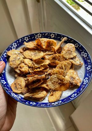 Hình của món Eatclean: chuối xanh sấy nồi chiên không dầu tẩm mật ong.