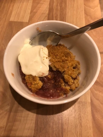 Recipe Rhubarb &amp; Apple Crumble which Delicious