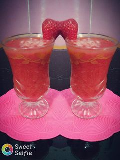 صورة لوصفة 🍓عصير الفراولة 🍓 بالحليب والبرتقال