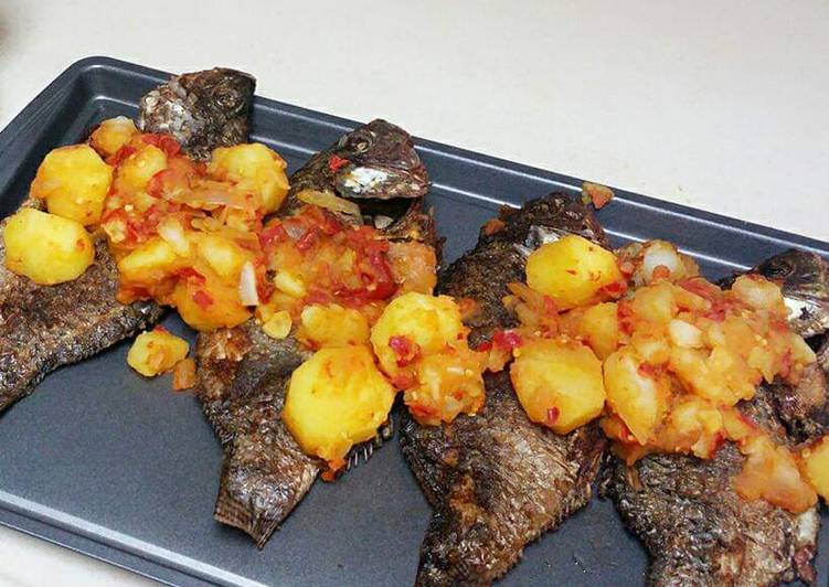 Recipe of Award-winning Grilled fish garnished with potatoes