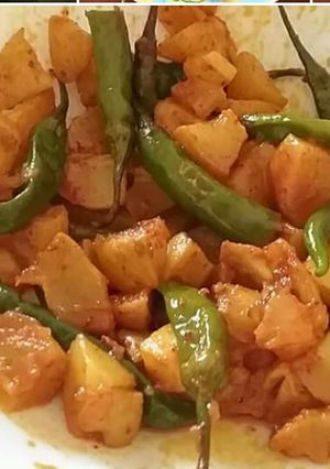 A picture of Kachcha aam and green chilli instant achar.