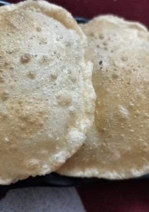 A picture of Maida aate ki poori.