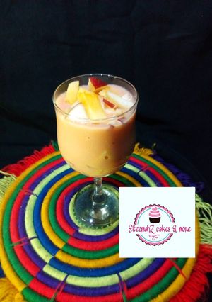 A picture of Mango and apple smoothie.