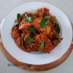 A picture of Ayam Goreng Pedas Daun Jeruk.