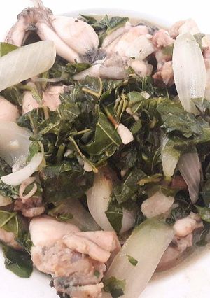 Hình của món Ếch xào lá cách.