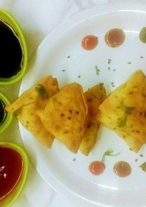 A picture of Mini Samosa.