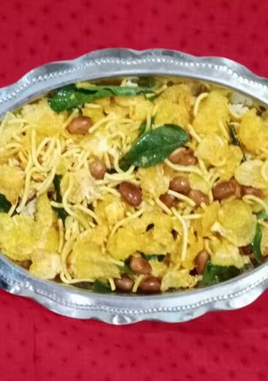 ચેવડો (chevdo Recipe in Gujarati) રેસીપી મુખ્ય ફોટો