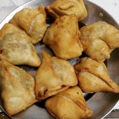 A picture of Samose.