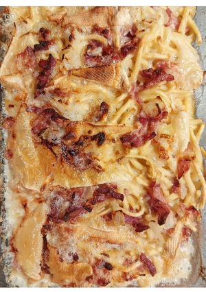 Une photo de Spätzle façon tartiflette ~ La spätzifflette
