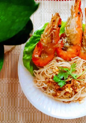 Hình của món Hủ tiếu trộn khô với tôm càng.