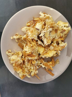 Una foto de Migas con huevo