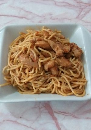A picture of Spaghetti and Chicken Strips.