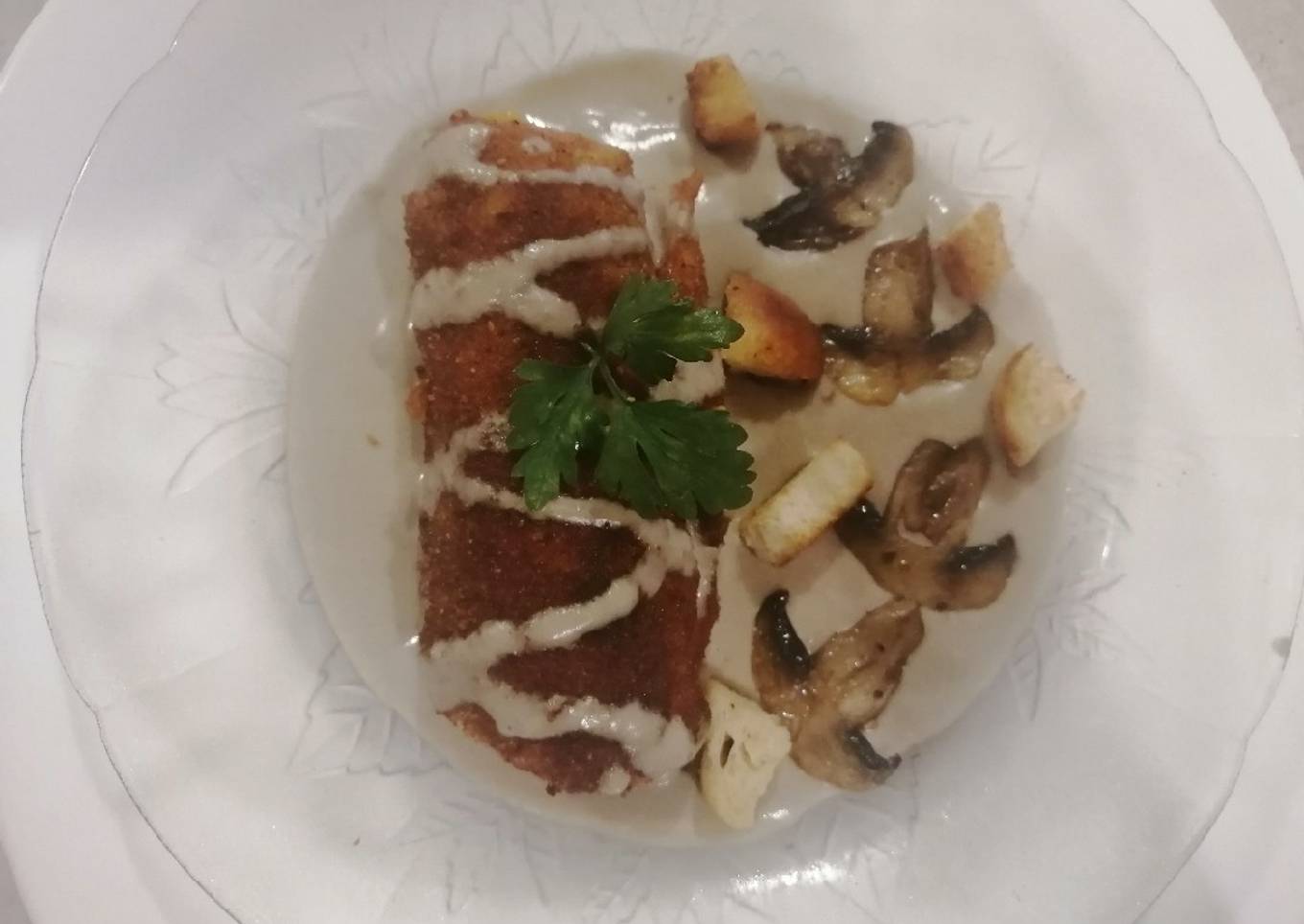 Pechugas rellenas con crema de champiñones a base de bechamel