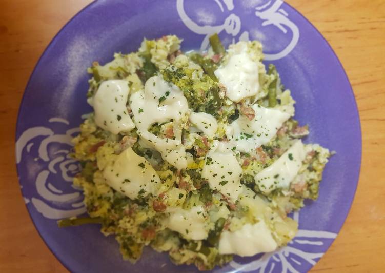 Revuelto de verduras con jamón y queso