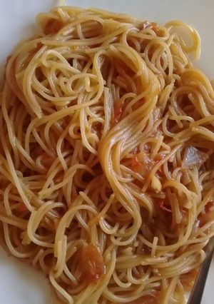 A picture of Fried spaghetti.