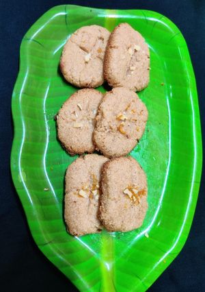 उपवासाची नानकटाई/राजगिरा नानखटाई (upwasachi nankhatai recipe in marathi) रेसिपी चे मुख्य फोटो 