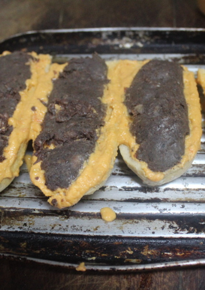 Una foto de Pan con morcilla