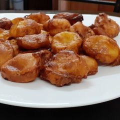 A picture of Banana fritters.