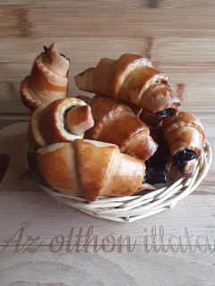 Szilvalekváros kifli recept fotója