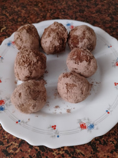 Una foto de Trufas de chocolate, calabaza y pan
