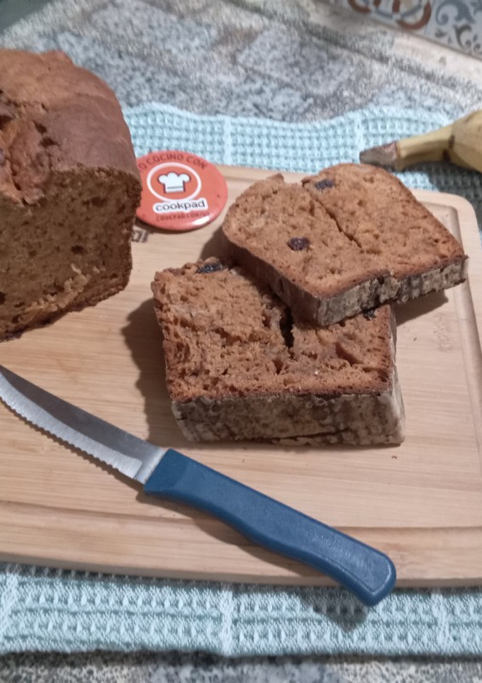 Una foto de Budín de Banana con dulce de Leche y pasas de uvas