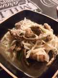 Ramen con champiñones y carne