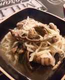 Ramen con champiñones y carne