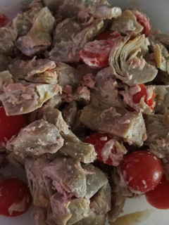 Una foto de Ensalada de alcachofas con atún