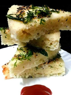 सूजी का ढोकला (sooji ka dhokla recipe in Hindi) रेसिपी मुख्य फोटो