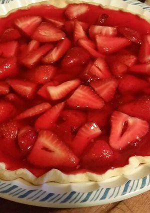 A picture of Copy Cat Shoney's Strawberry Pie.