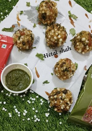 ફરાળી પોપ્સ (Farali Pops Recipe In Gujarati) રેસીપી મુખ્ય ફોટો