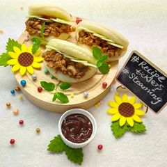 A picture of BBQ Chicken Bao.