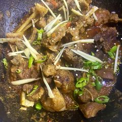 A picture of Dhaba style mutton karahi.