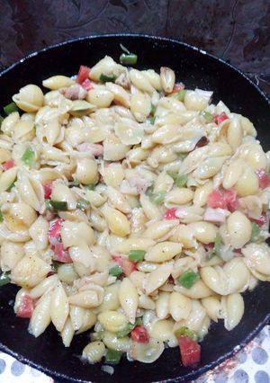 A picture of Chicken Veggi Macroni.