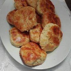 A picture of Delicious scones.