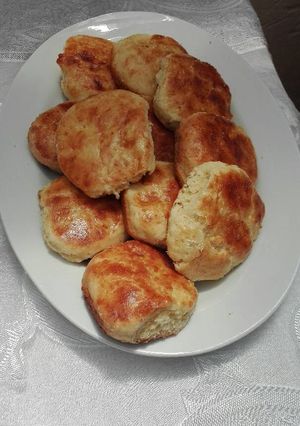 A picture of Delicious scones.