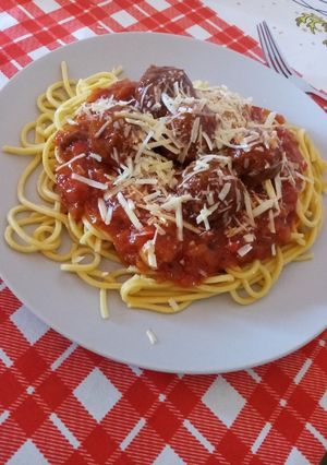 Una foto de Albóndigas con pastas