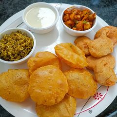 A picture of Lunch plate.