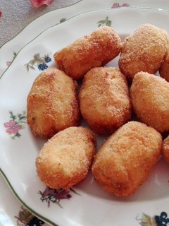Una foto de Croquetas de pollo con queso 👑