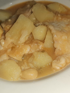Una foto de Guisado de merluza con patatas