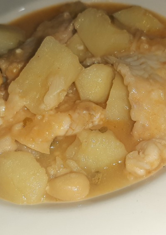 Una foto de Guisado de merluza con patatas