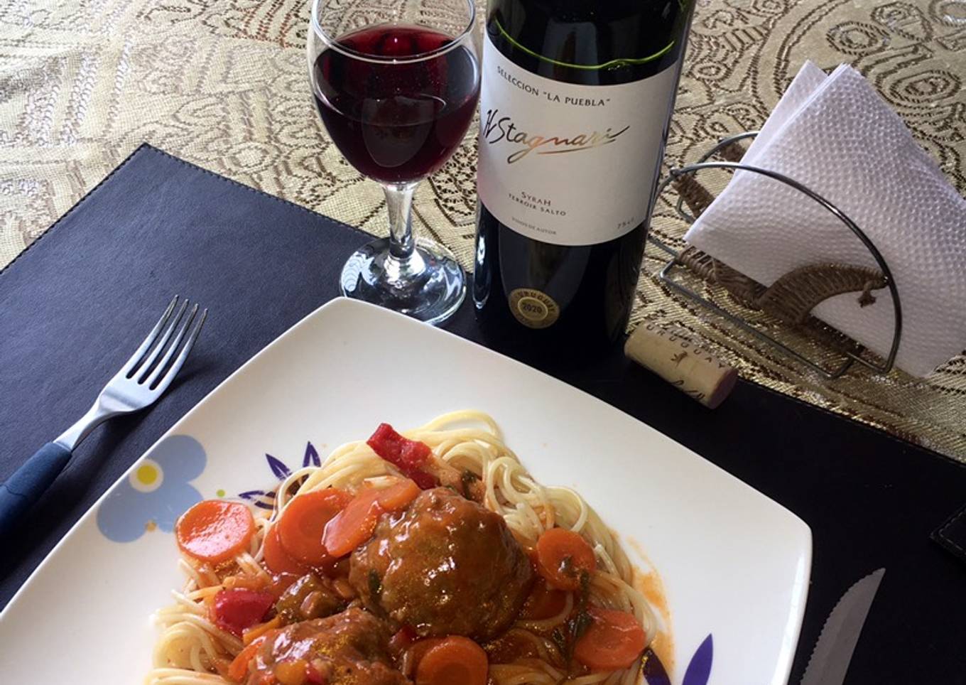 Albóndigas de carne en salsa