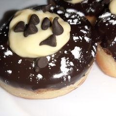 A picture of Creamy Donuts 😊.